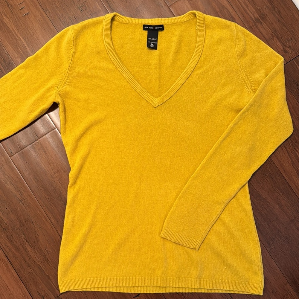 New York & Company Yellow Long-Sleeved Sweater